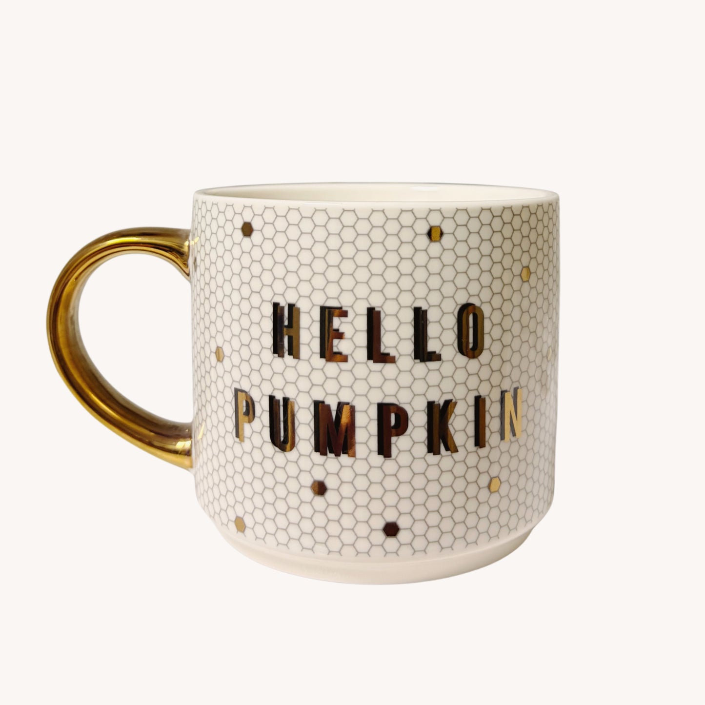 Tazza in ceramica bianca con scritta dorata Hello Pumpkin e decoro a nido d'ape, manico color oro, idea regalo o decorazione autunnale