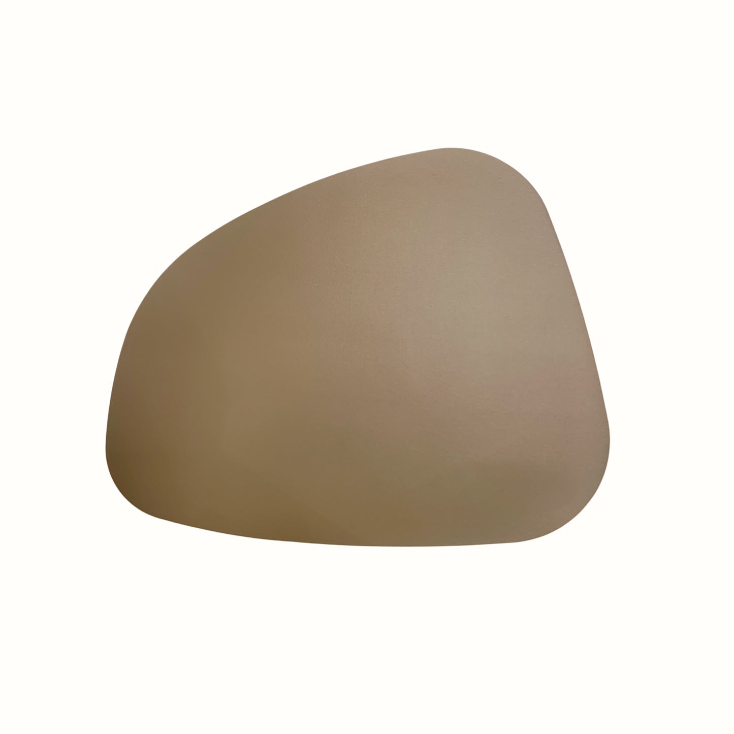 Tovaglietta asimmetrica Terra Curve in ecopelle – tonalità Moka/Beige