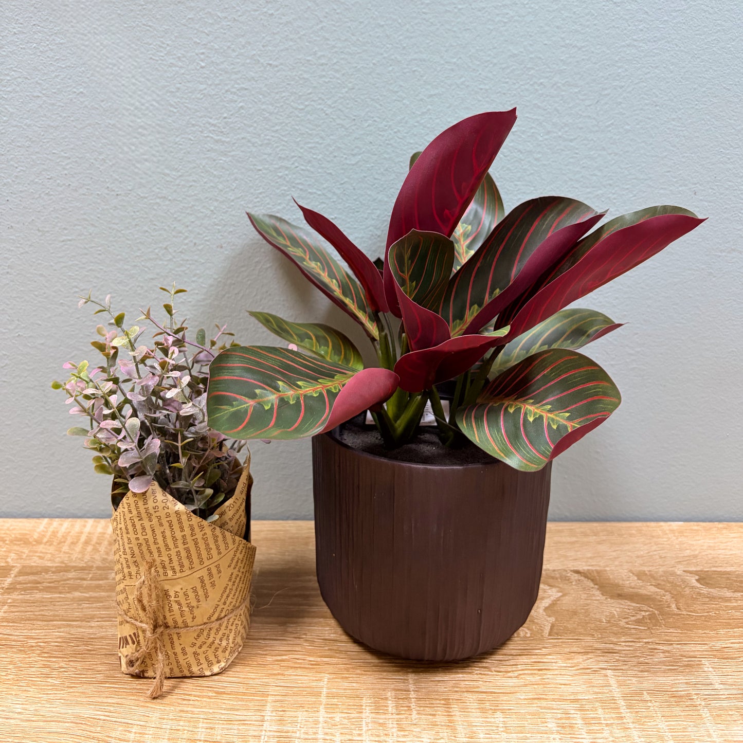 composizione-piante-artificiali-arredo-casa-moderno-philodendron-e-eucalipto
