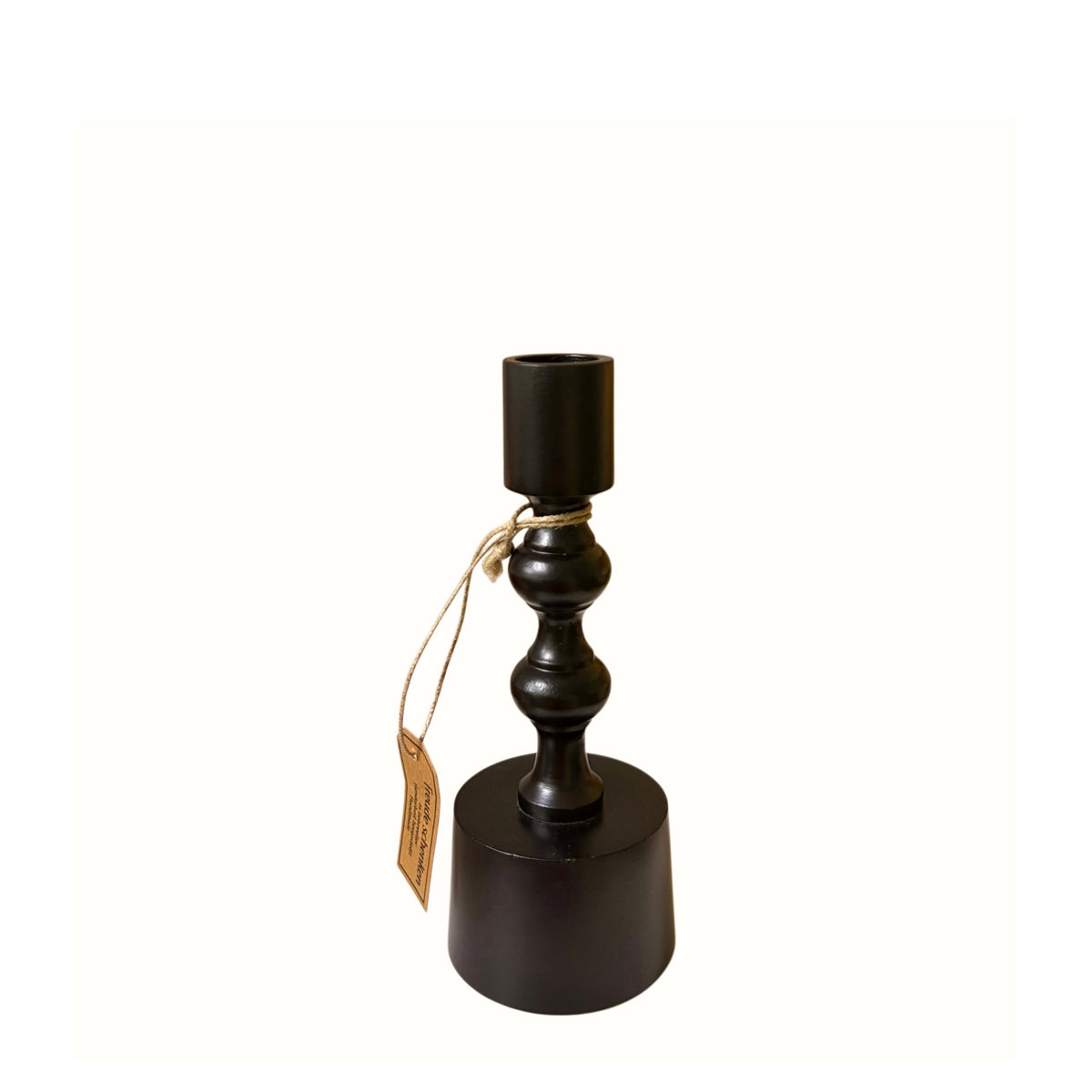 Portacandele alto in metallo nero opaco con stelo lavorato a nodi per home decor e decorazioni autunnali.
