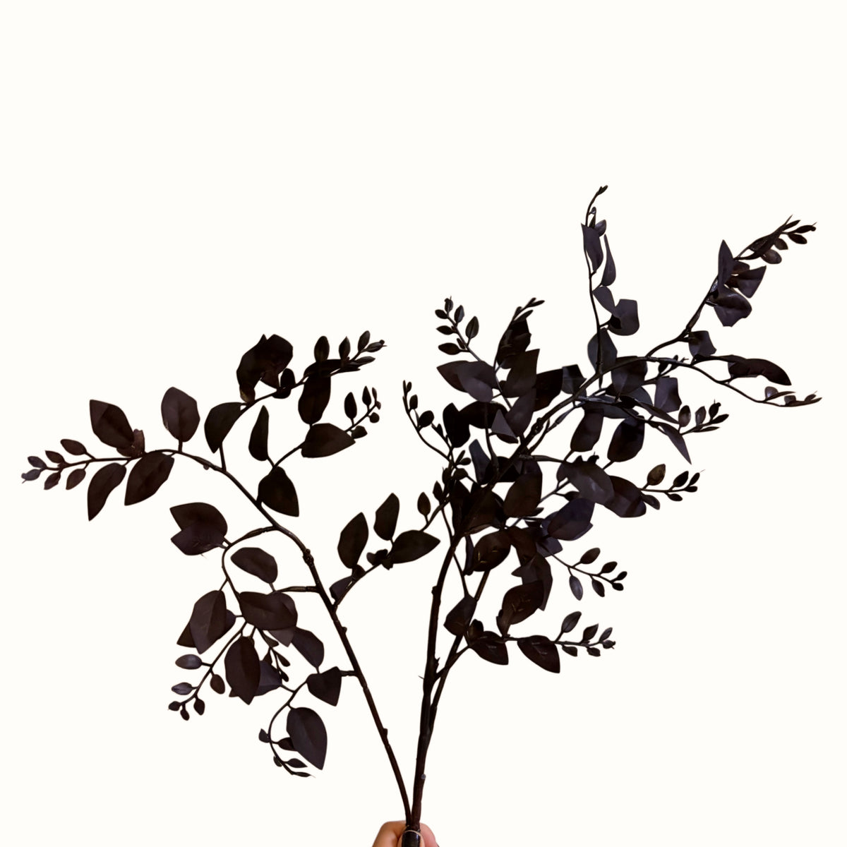 Rametti artificiali con foglie color viola scuro quasi nero, ramo decorativo per composizioni floreali autunnali